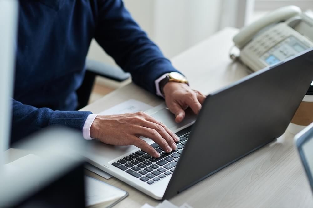 Jaki laptop poleasingowy do 2000 zł wybrać?